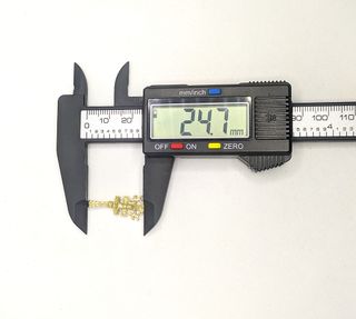 Colgante Cruz Caravaca de oro de 18k, 1.7 g.