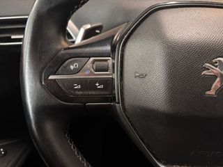 Peugeot 3008 Hybrid 225 e-EAT8 Allure