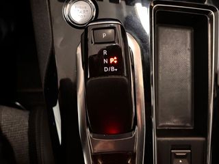 Peugeot 3008 Hybrid 225 e-EAT8 Allure