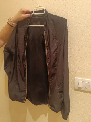 Chaqueta Cortavientos Deportiva Negra