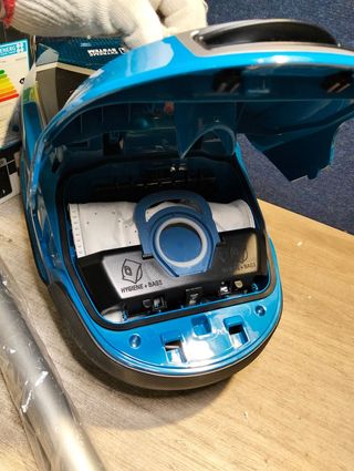 Aspirador con bolsa Rowenta RO6331 Silence Force Compact 4AAA, 750W