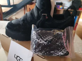 Botas Ugg Lowmel Negras Talla 39 Nuevas