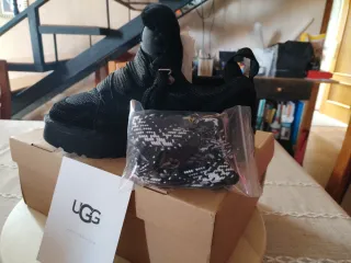 Botas Ugg Lowmel Negras Talla 39 Nuevas