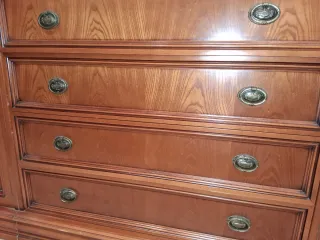 Mesa de comedor de madera