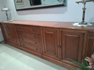 Mesa de comedor de madera