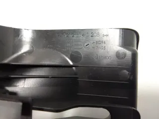 Moldura interior del asiento trasero Mercedes-Benz