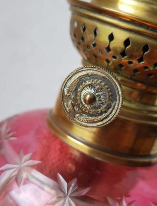 Lámpara de aceite antigua estilo eduardiano