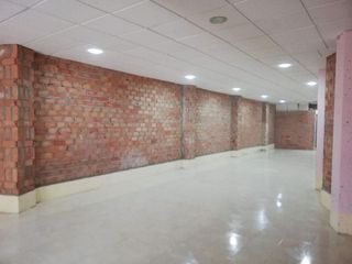 Local comercial en venta en Centro en Bormujos