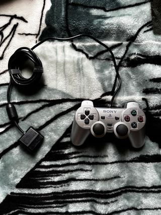 2 Mandos Sony DualShock y 1 Mando THRUSTMASTER PS2