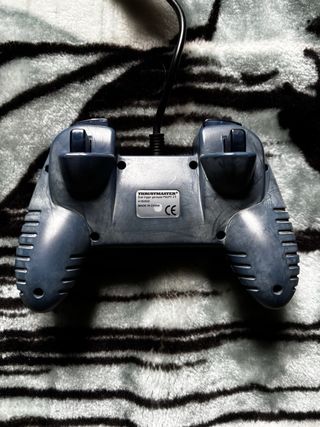 2 Mandos Sony DualShock y 1 Mando THRUSTMASTER PS2