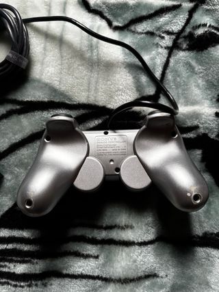 2 Mandos Sony DualShock y 1 Mando THRUSTMASTER PS2