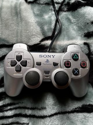 2 Mandos Sony DualShock y 1 Mando THRUSTMASTER PS2