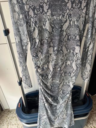 Vestido estampado serpiente Lefties Talla L