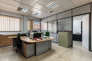 Local comercial en venta en Montserrat - Parque Empresarial en San Fernando de Henares