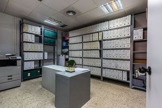 Local comercial en venta en Montserrat - Parque Empresarial en San Fernando de Henares