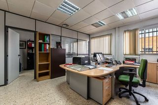 Local comercial en venta en Montserrat - Parque Empresarial en San Fernando de Henares