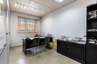 Local comercial en venta en Montserrat - Parque Empresarial en San Fernando de Henares