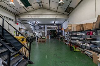 Local comercial en venta en Montserrat - Parque Empresarial en San Fernando de Henares