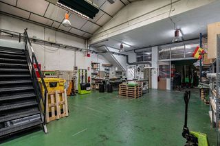Local comercial en venta en Montserrat - Parque Empresarial en San Fernando de Henares