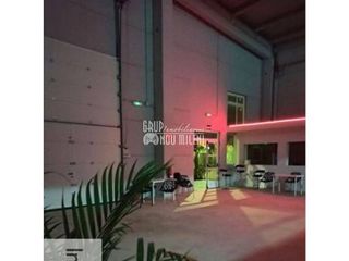 Nave industrial en venta en Monserrat