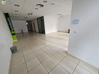 Local comercial en venta en Plaza España - Villa Pilar - Reyes Católicos - Vadillos en Burgos