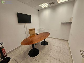 Local comercial en venta en Plaza España - Villa Pilar - Reyes Católicos - Vadillos en Burgos