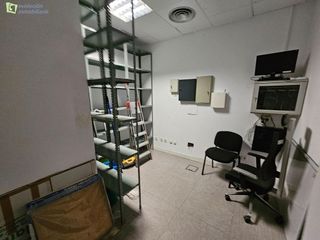 Local comercial en venta en Plaza España - Villa Pilar - Reyes Católicos - Vadillos en Burgos