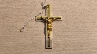 Pack de 3 Cruces de Jesús Colgantes Doradas