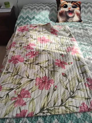 Colcha Cama 90 Flores Rosas y Blancas