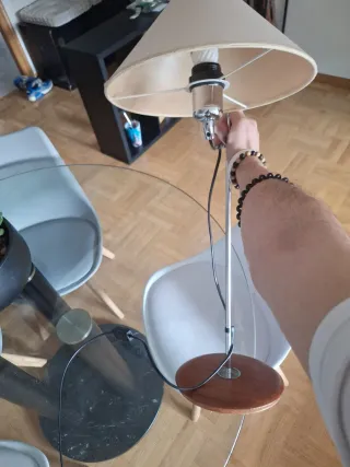 Lámpara de mesa grande tela y madera