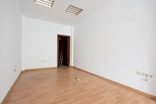 Local comercial en venta en Pumarín en Gijón