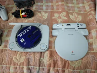 Playstation1 slim+juego+Mandos+(pantalla averiada)