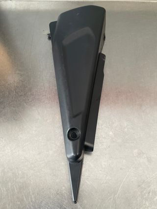 Tapa Lateral Derecha FZS1000 Carburación 2003