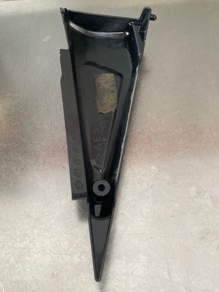 Tapa Lateral Derecha FZS1000 Carburación 2003