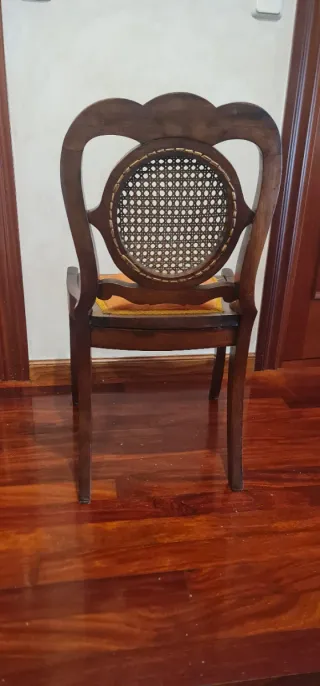 Silla de madera maciza y Ratan
