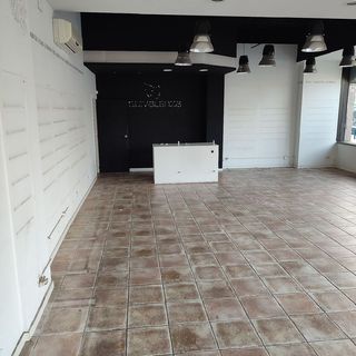 Local comercial en alquiler en Centre en Hospitalet de Llobregat, L´