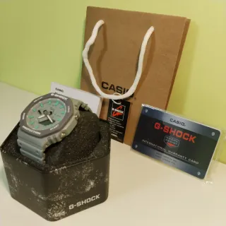 Reloj moderno con diseño elegante