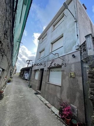 Casa adosada en venta en Vimianzo