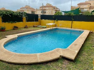 Casa pareada en venta en V Centenario-Piletas-Capuchinos en Sanlúcar de Barrameda