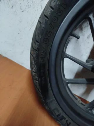 Llanta Yamaha XMAX 400 (2014-2016)