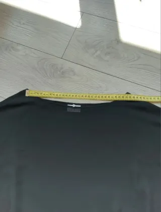 Talla 42 - Blusa Negra con Fajín Síntesis