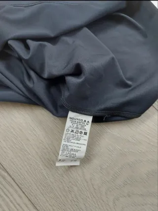 Talla 42 - Blusa Negra con Fajín Síntesis