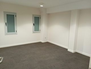 Local comercial en alquiler en Jerónimos en Madrid