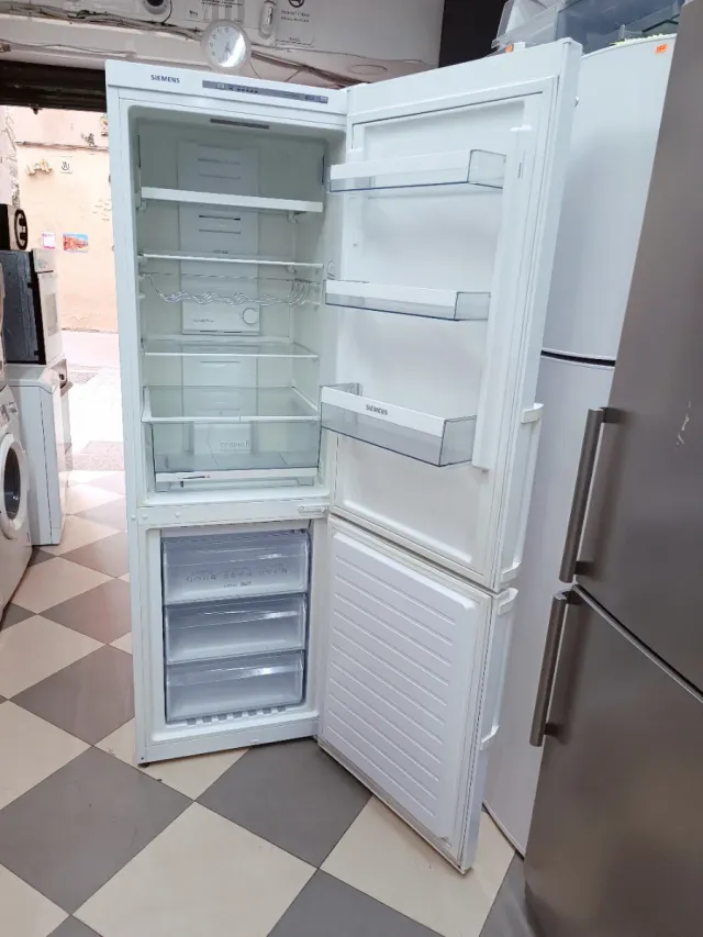 Frigorífico 'SIEMENS' combi no frost