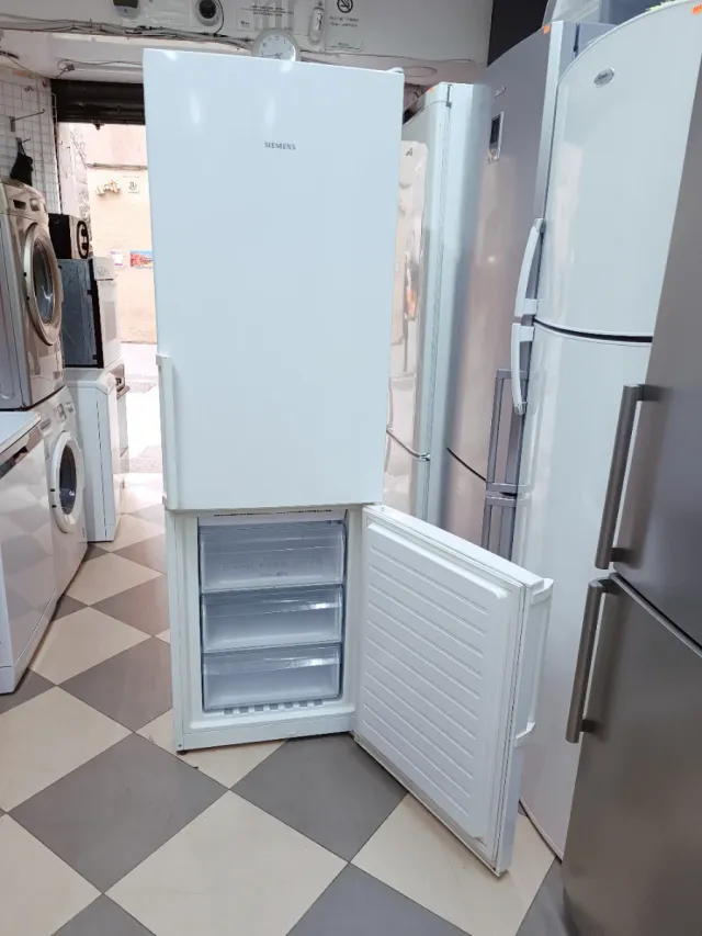 Frigorífico 'SIEMENS' combi no frost