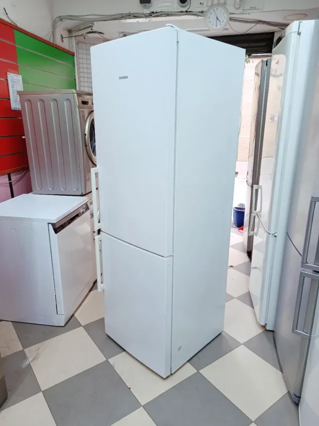 Frigorífico 'SIEMENS' combi no frost