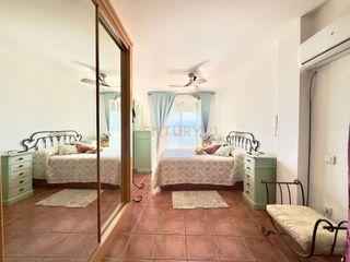 Casa adosada en venta en La Carihuela en Torremolinos