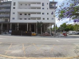 Local comercial en alquiler en Zona Universitaria  en Bormujos