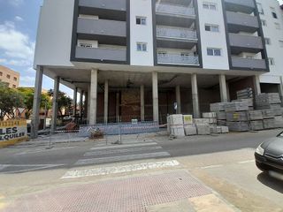 Local comercial en alquiler en Zona Universitaria  en Bormujos