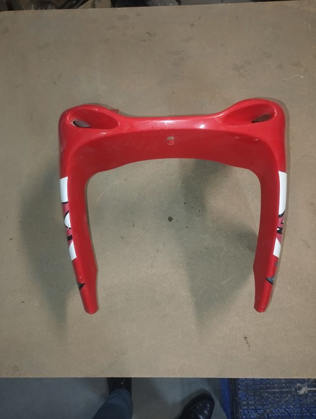 Escudo frontal Yamaha Aerox